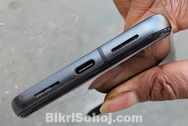 Google pixel 8 ( with box)